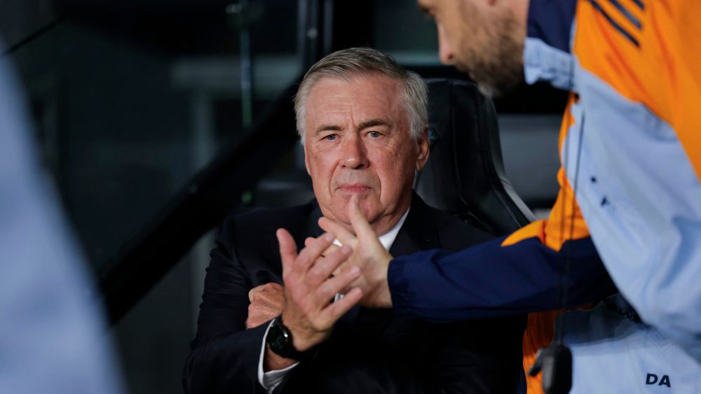 Carlo Ancelotti en el banquillo del Real Madrid. Carlo Ancelotti en el banquillo del Real Madrid.