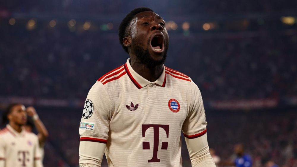 Alphonso Davies con el Bayern de Múnich Alphonso Davies con el Bayern de Múnich