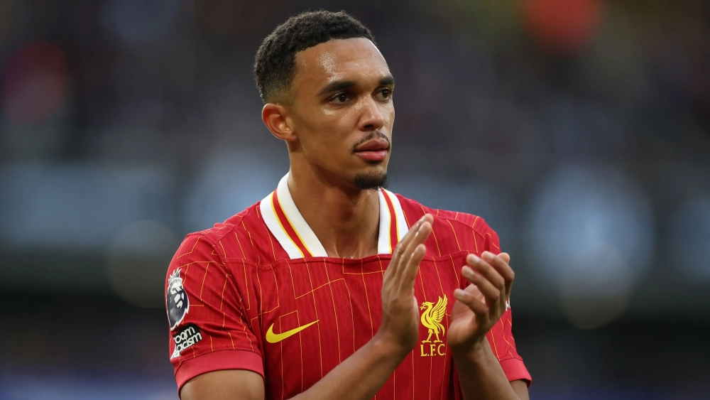 Trent Alexander-Arnold aplaudiendo al público Trent Alexander-Arnold aplaudiendo al público