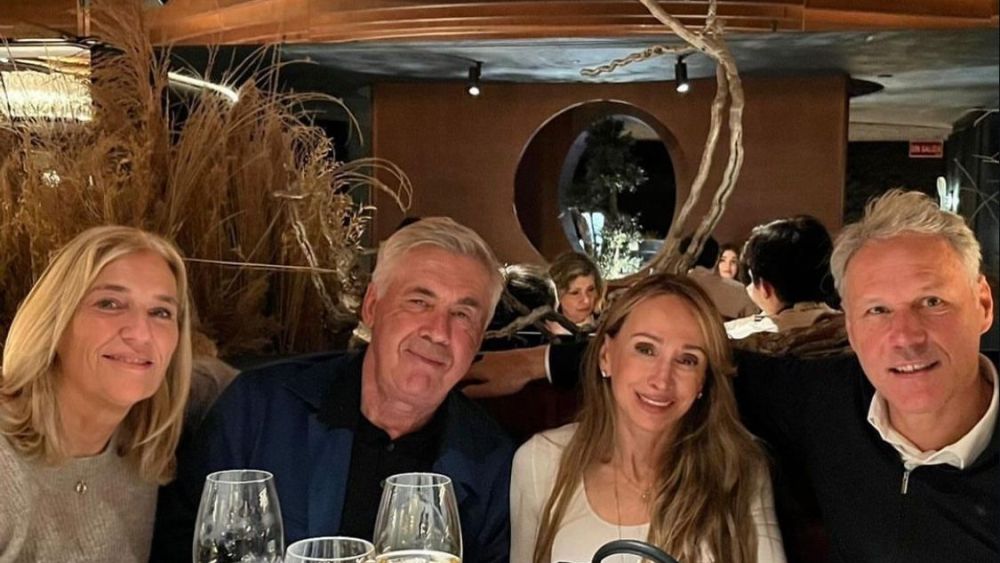 Carlo Ancelotti y Van Basten. Carlo Ancelotti y Van Basten.