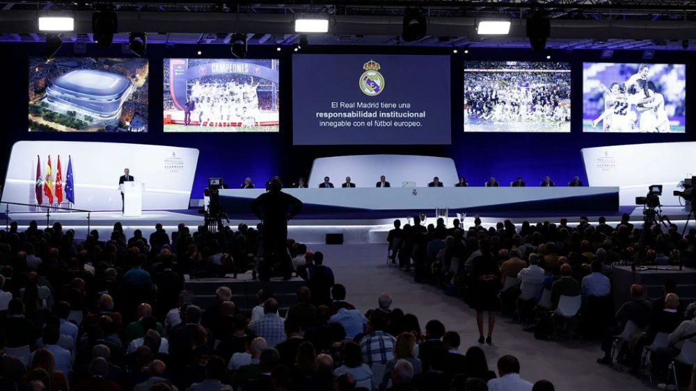 La Asamblea del Real Madrid del año pasado, durante un momento de su celebración. La Asamblea del Real Madrid del año pasado, durante un momento de su celebración.