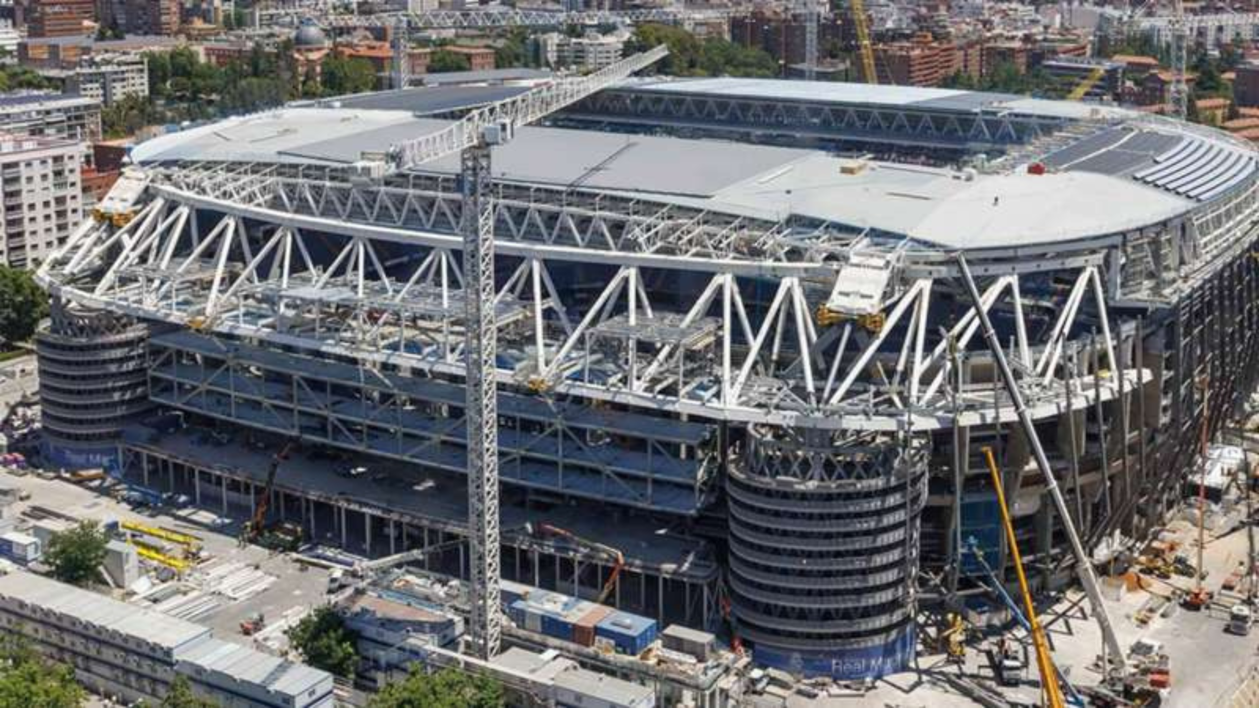El estadio Santiago Bernabéu, ultima sus reformas a pasos agigantados 