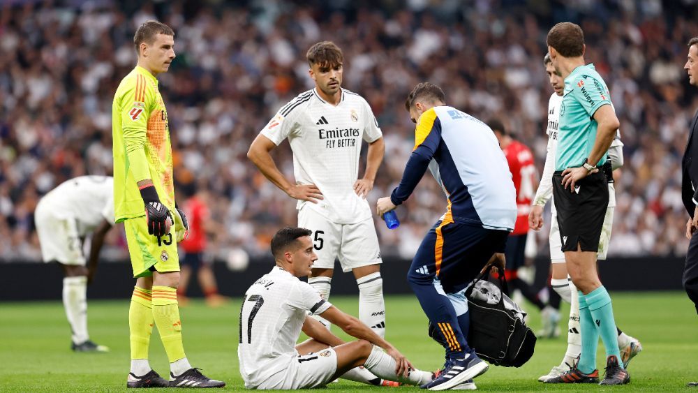 Lucas Vázquez cayó lesionado en el último partido ante Osasuna y, con problemas en el aductor largo de la pierna izquierda, estará un mes de baja.