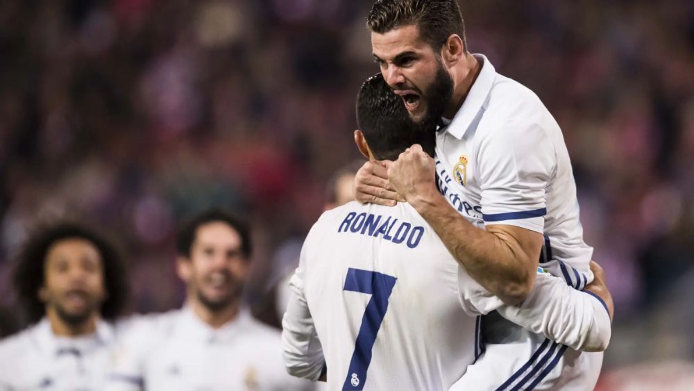 Cristiano Ronaldo y Nacho, en un partido con el Real Madrid.