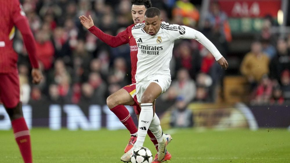 Kylian Mbappé, durante una jugada en el partido entre Liverpool y Real Madrid de este miércoles. Kylian Mbappé, durante una jugada en el partido entre Liverpool y Real Madrid de este miércoles.