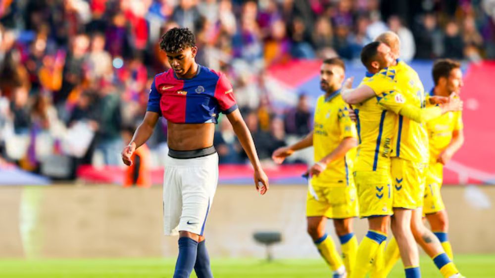 Las Palmas asaltó, en la jornada de este sábado, Montjuic ante un Barça que sumó su tercera derrota liguera.