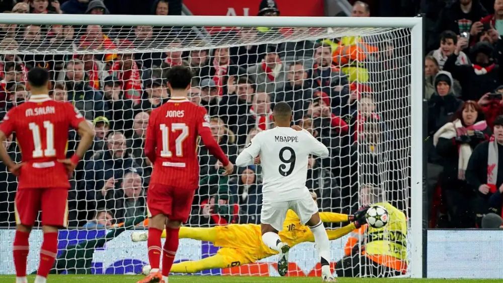 Kylian Mbappé falló un penalti contra el Liverpool en Champions y, desde entonces, se ha reactivado una crítica que no cesa. Kylian Mbappé falló un penalti contra el Liverpool en Champions y, desde entonces, se ha reactivado una crítica que no cesa.