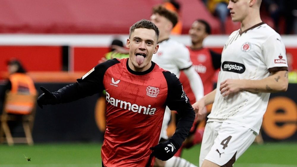Florian Wirtz es el deseo de Florentino Pérez, pero las reticencias del Leverkusen a desprenderse del futbolista complican su fichaje. Florian Wirtz es el deseo de Florentino Pérez, pero las reticencias del Leverkusen a desprenderse del futbolista complican su fichaje.