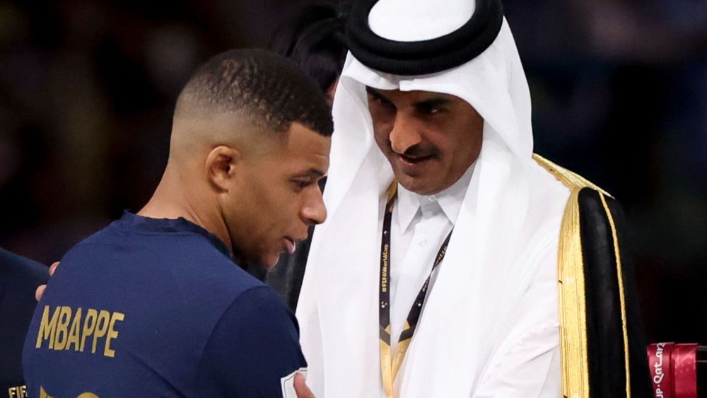 Emir de Qatar con Mbappé en el mundial Emir de Qatar con Mbappé en el mundial
