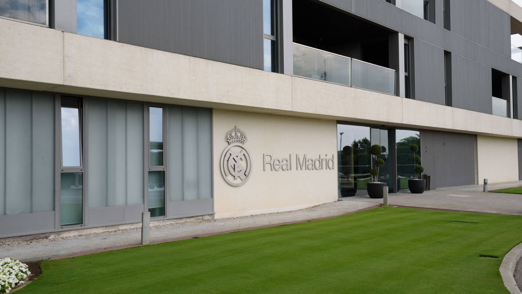 El Real Madrid ha recibido tres ofertones del fútbol europeo por su joya de la cantera