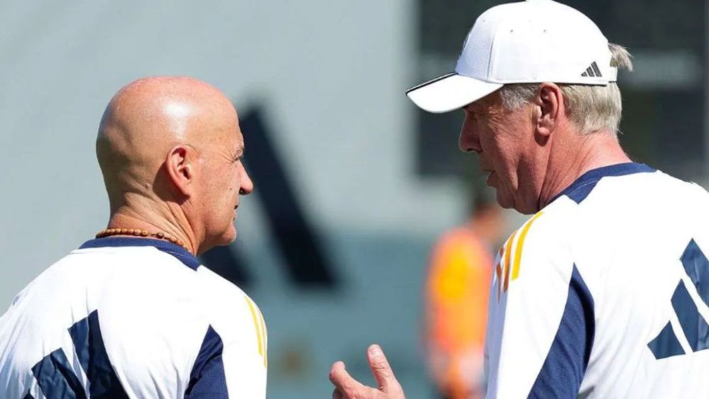 Ancelotti hablando con Pintus durante un entrenamiento de la temporada pasada Ancelotti hablando con Pintus durante un entrenamiento de la temporada pasada