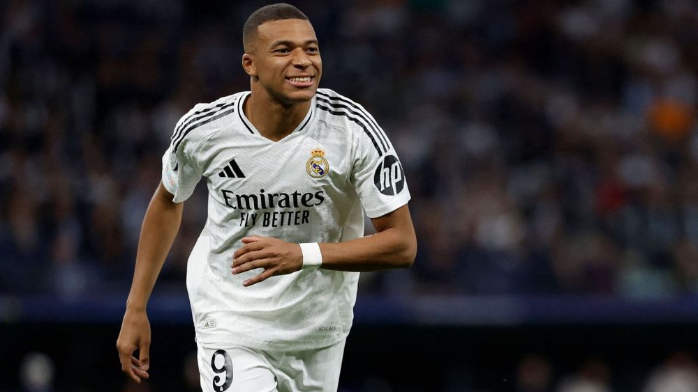 Mbappé durante un partido con el Real Madrid en el Santiago Bernabéu Mbappé durante un partido con el Real Madrid en el Santiago Bernabéu