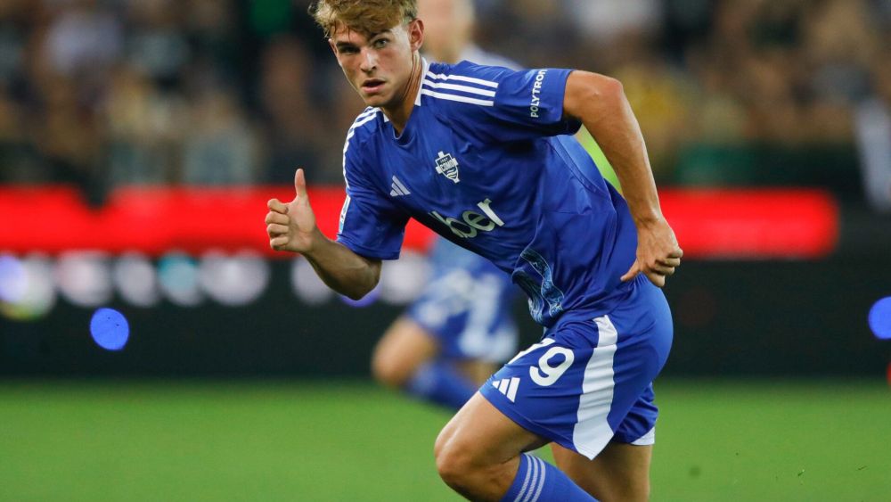 Nico Paz durante un partido con el Como.