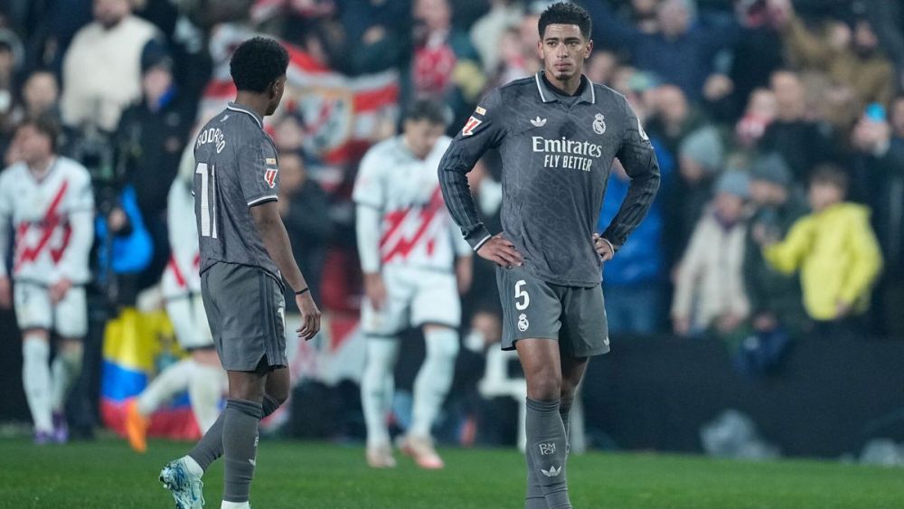 Bellingham y Rodrygo lamentándose tras el 3 3 del Rayo Vallecano Bellingham y Rodrygo lamentándose tras el 3 3 del Rayo Vallecano