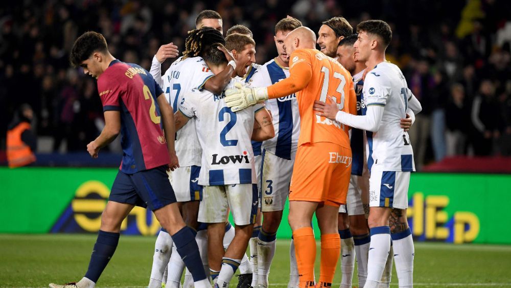 La victoria del Leganés contra el Barça abre aún más el título de Liga. La victoria del Leganés contra el Barça abre aún más el título de Liga.