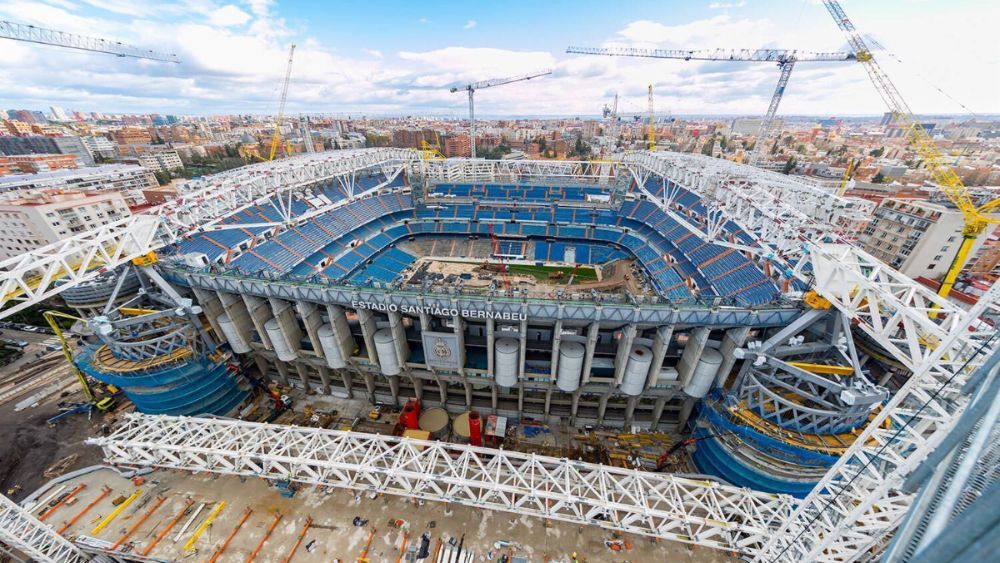 El Santiago Bernabéu, durante un momento en el que se estaban realizando las primeras obras.