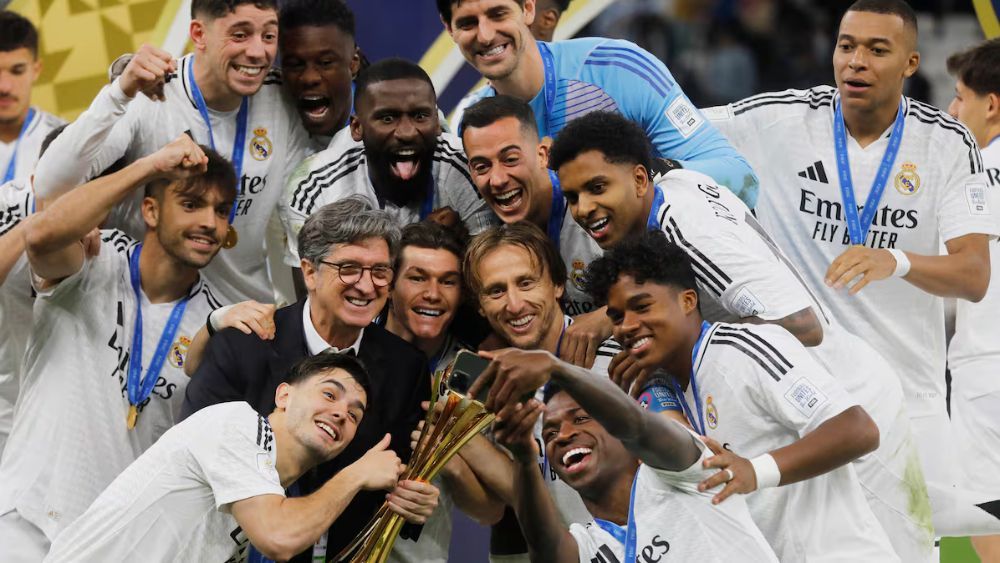 Varios jugadores, celebrando la Copa Intercontinental conquistada este miércoles en Catar. Varios jugadores, celebrando la Copa Intercontinental conquistada este miércoles en Catar.