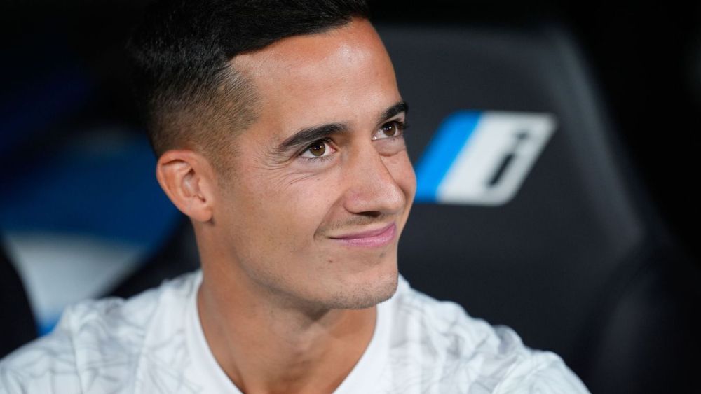 Lucas Vázquez en el banquillo Lucas Vázquez en el banquillo