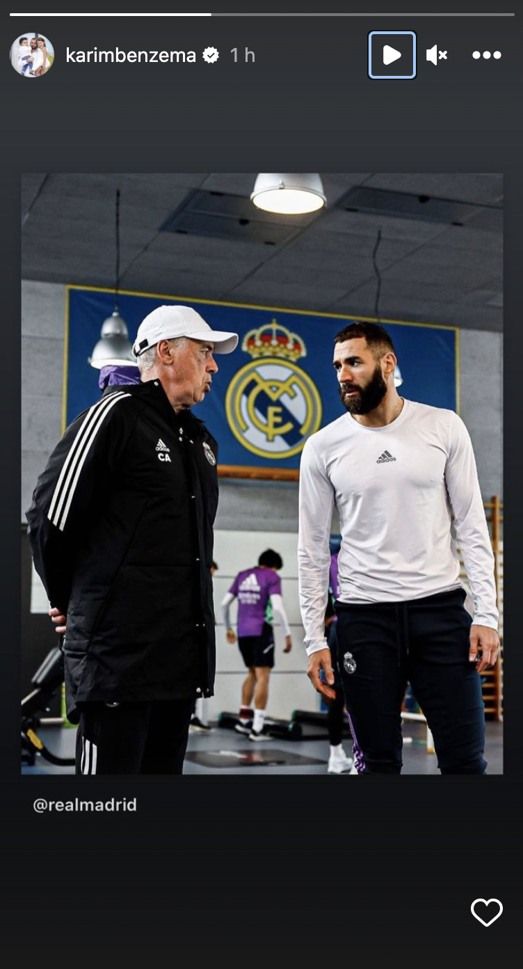 Karim Benzema junto a Carlo Ancelotti