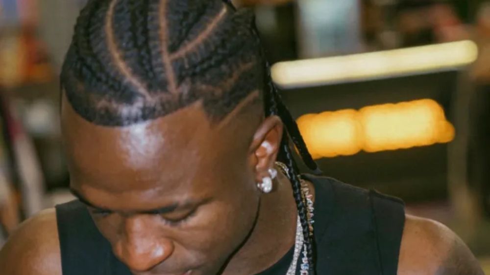 Vinicius ha sorprendido con un nuevo 'look'. Vinicius ha sorprendido con un nuevo 'look'.