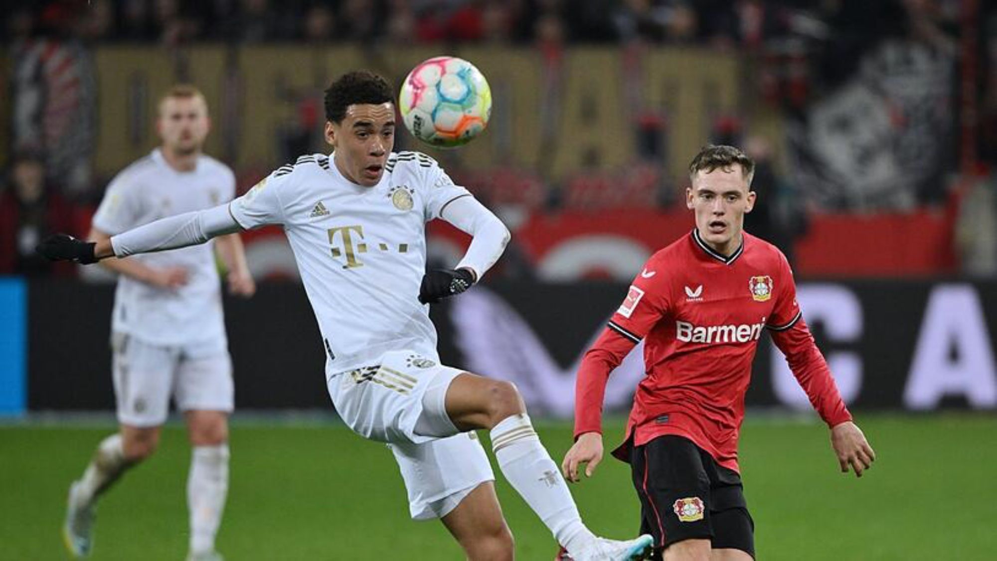 Jamal Musiala y Florian Wirtz, en un partido entre el Bayern Múnich y el Bayer Leverkusen.