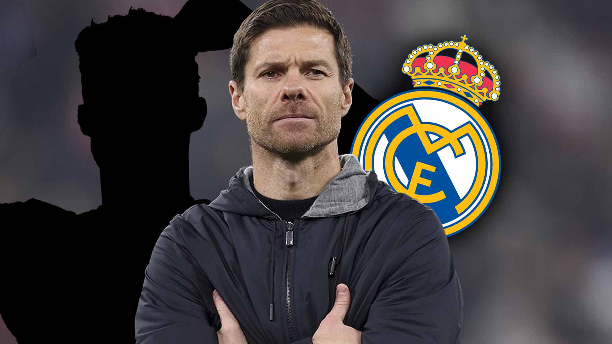 Xabi Alonso serio con jugador incógnito y escudo RM