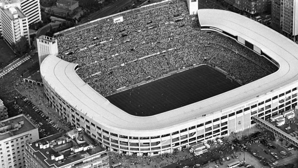 El estadio Santiago Bernabéu se llenó en la final de 1982.