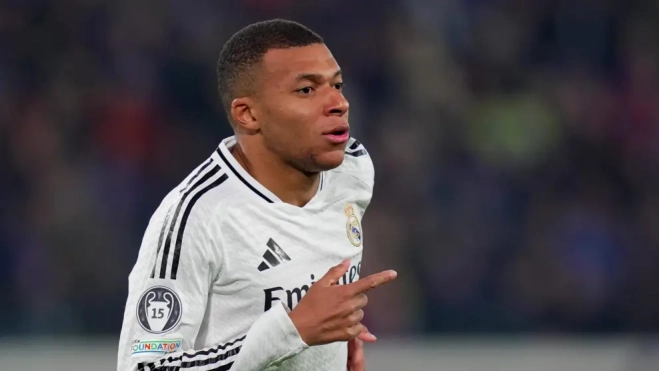 Kylian Mbappé durante un partido con el Real Madrid. Kylian Mbappé durante un partido con el Real Madrid.