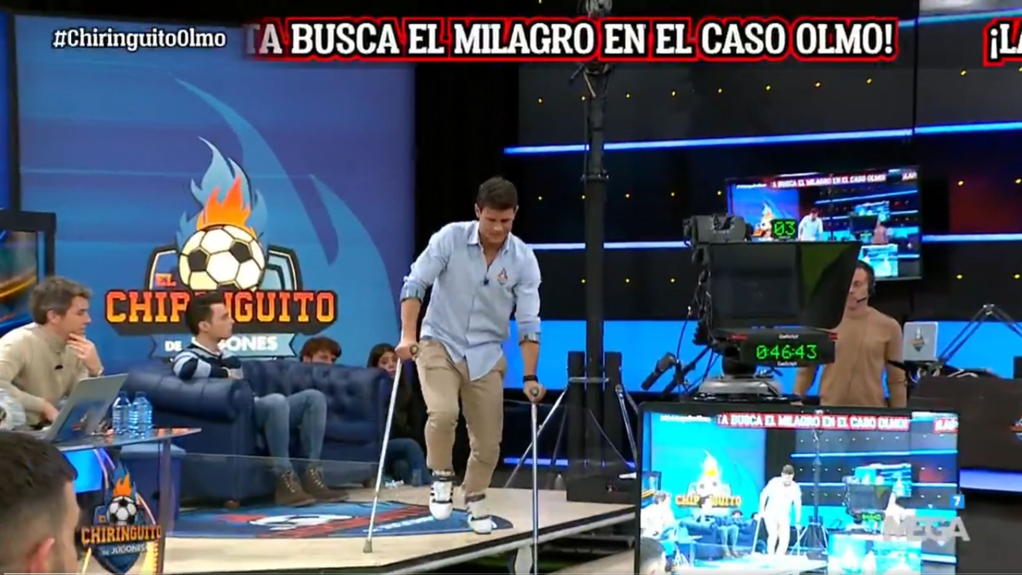 Edu Aguirre con muletas