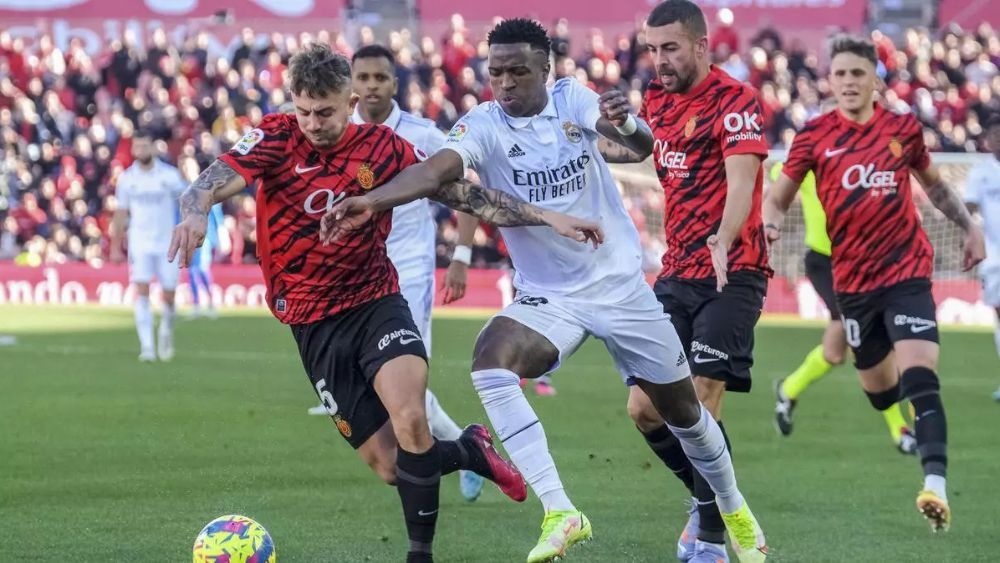 Vinicius, en una jugada con Pablo Maffeo, durante un partido entre el Mallorca y el Madrid de hace unas temporadas en la Liga. Vinicius, en una jugada con Pablo Maffeo, durante un partido entre el Mallorca y el Madrid de hace unas temporadas en la Liga.