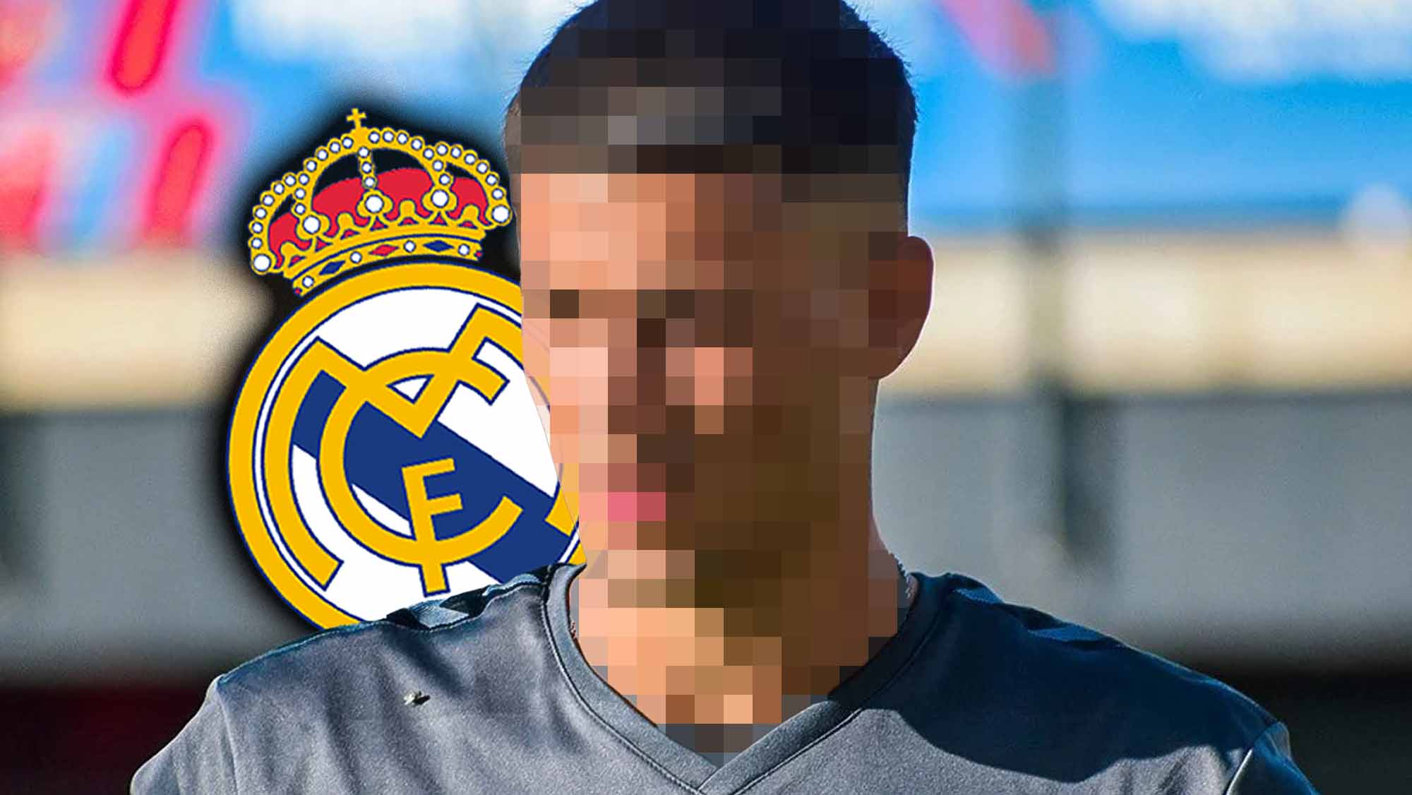 Jugador de incógnito con escudo RM a un lado