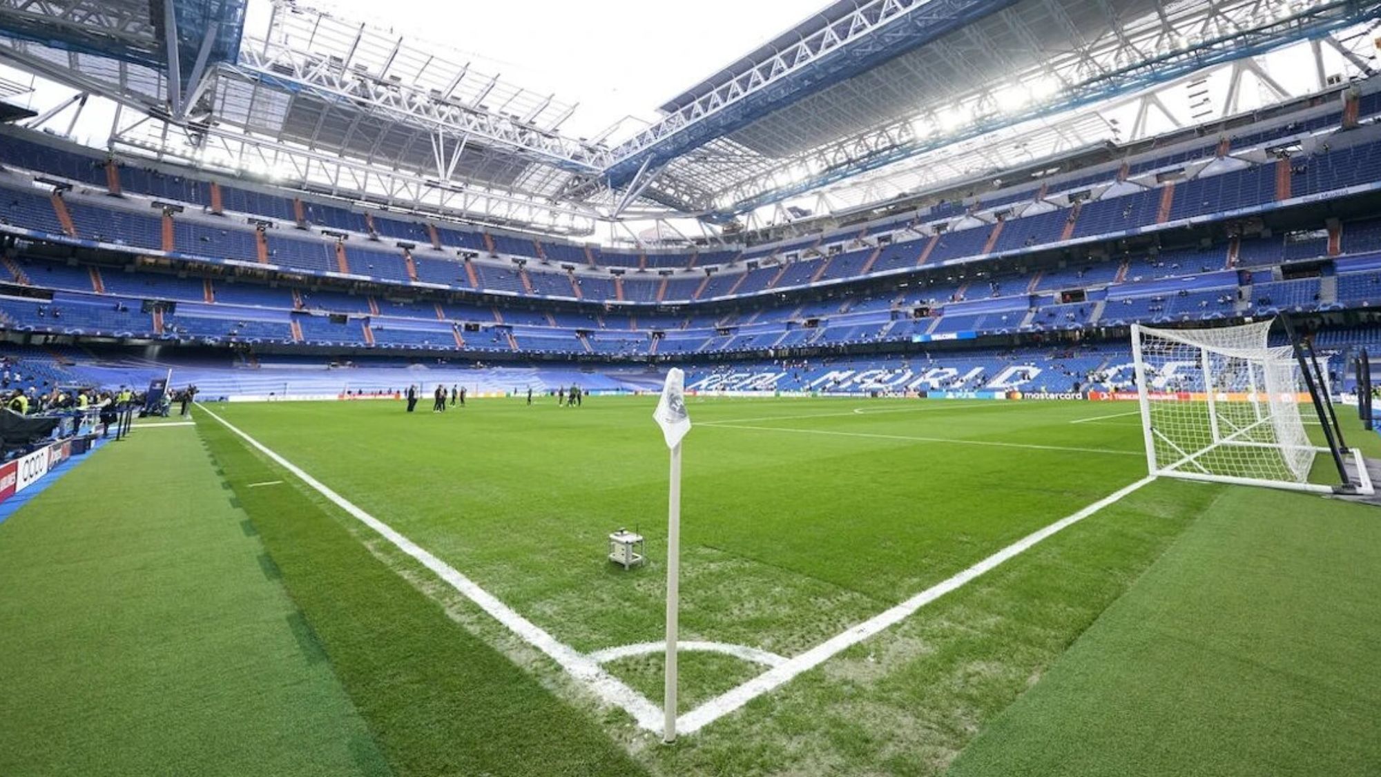 ¿Qué le pasa al césped del Santiago Bernabéu y cuándo lo cambian?