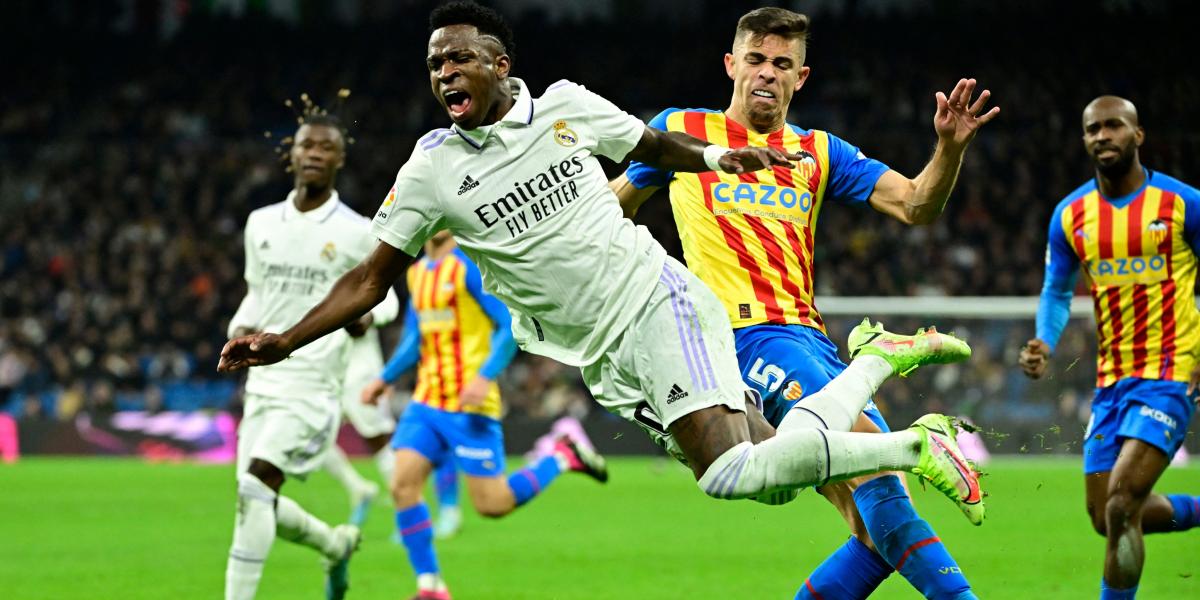 La brutal entrada de Paulista a Vinicius