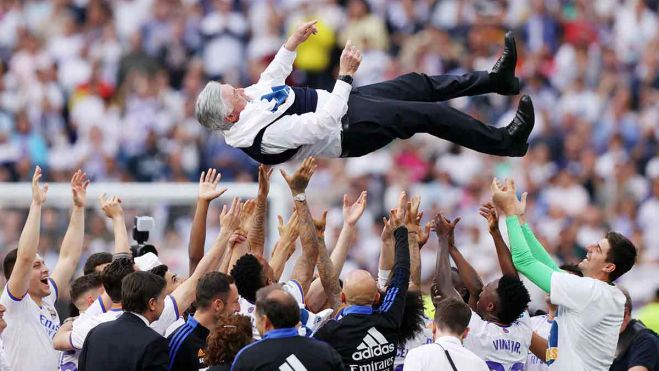 Ancelotti manteado Ancelotti manteado