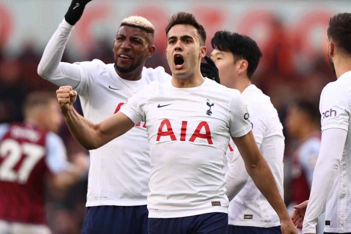 Sergio Reguilón con su actual equipo
