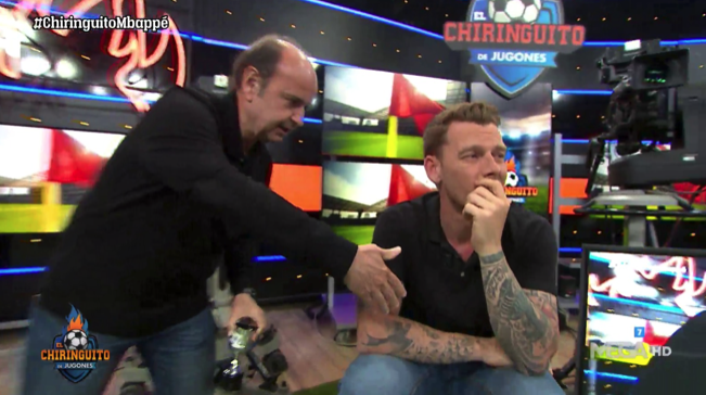 Juanma Rodríguez vuelve a entregar un trofeo a Jota Jordi