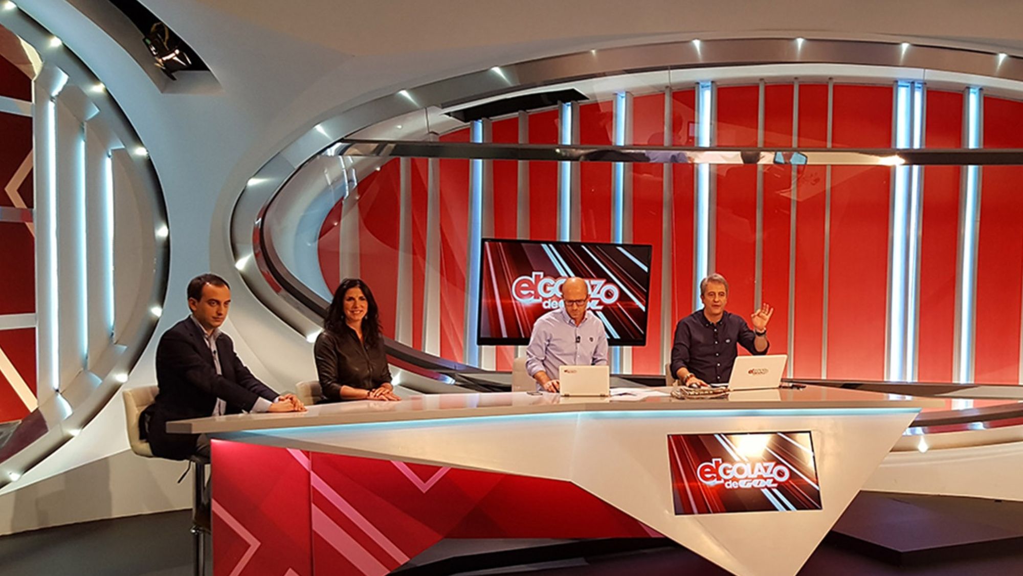 Roures lo permite en su TV: "Lo que hizo Vinicius ayer es de tarjeta roja"
