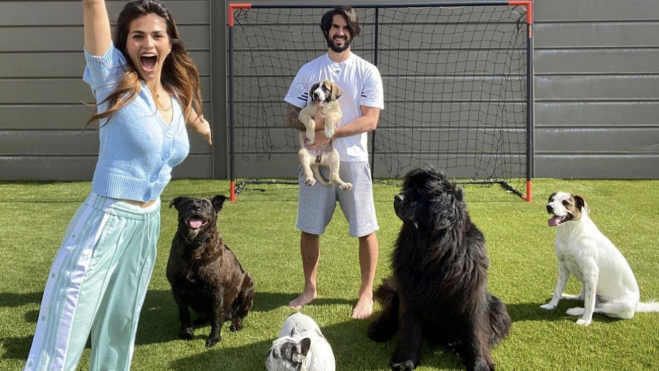 La familia canina de Isco y Sara Sálamo La familia canina de Isco y Sara Sálamo