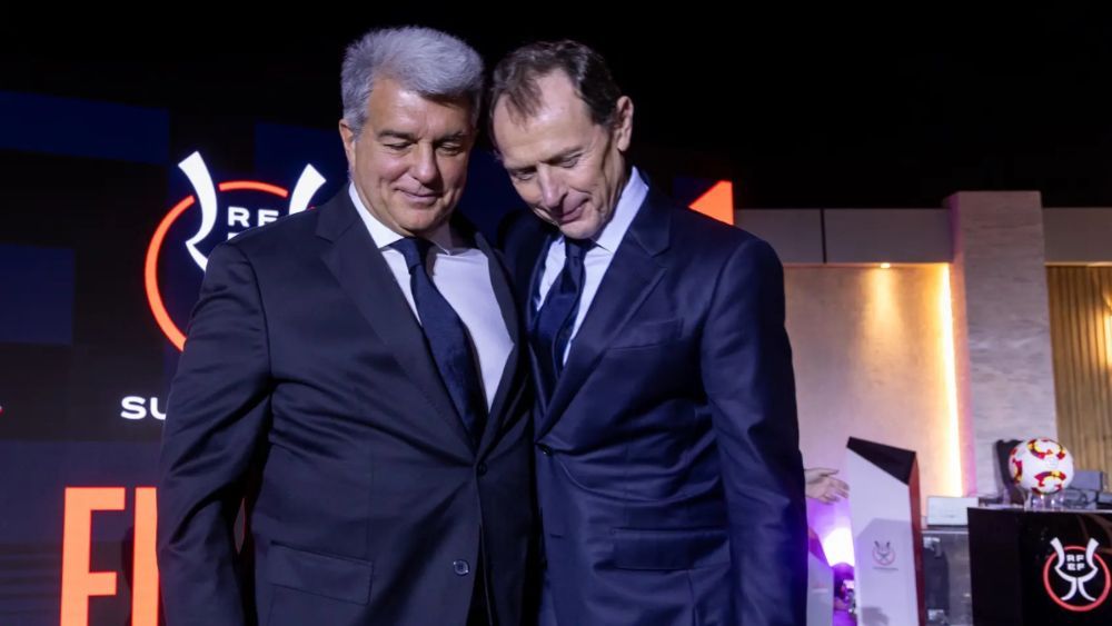 Joan Laporta y Emilio Butragueño, en la recepción del consulado español en Arabia Saudí. Joan Laporta y Emilio Butragueño, en la recepción del consulado español en Arabia Saudí.