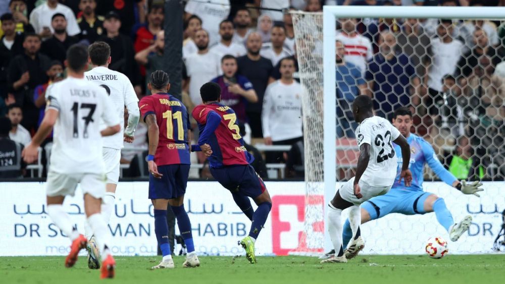 El Real Madrid se mostró muy débil ante el juego del FC Barcelona en la final de la Supercopa. El Real Madrid se mostró muy débil ante el juego del FC Barcelona en la final de la Supercopa.