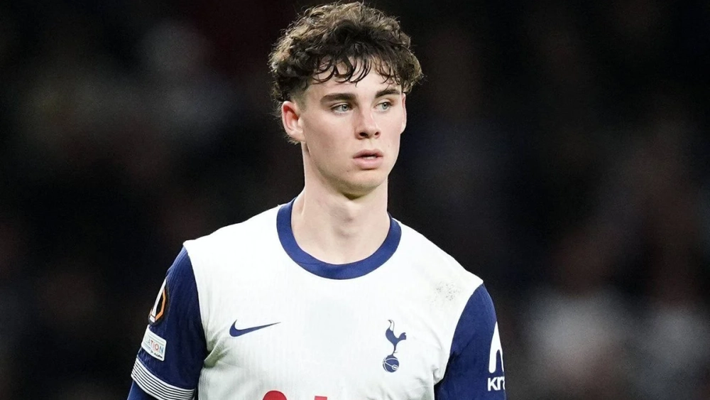 Archie Gray, el jugador que ha llamado la atención de Juni Calafat. Archie Gray, el jugador que ha llamado la atención de Juni Calafat.