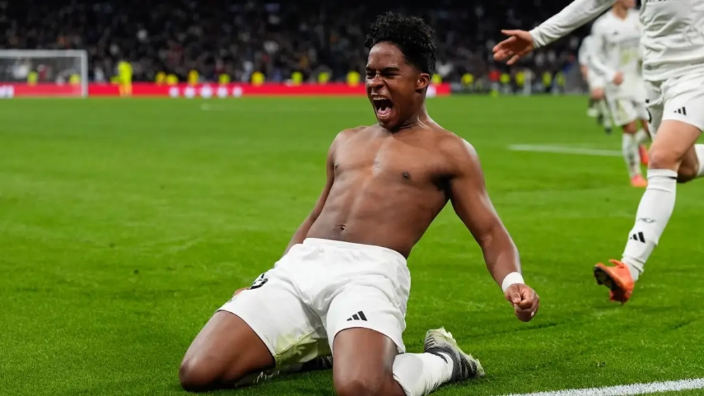 Endrick celebrando el primer gol ayer frente al Celta