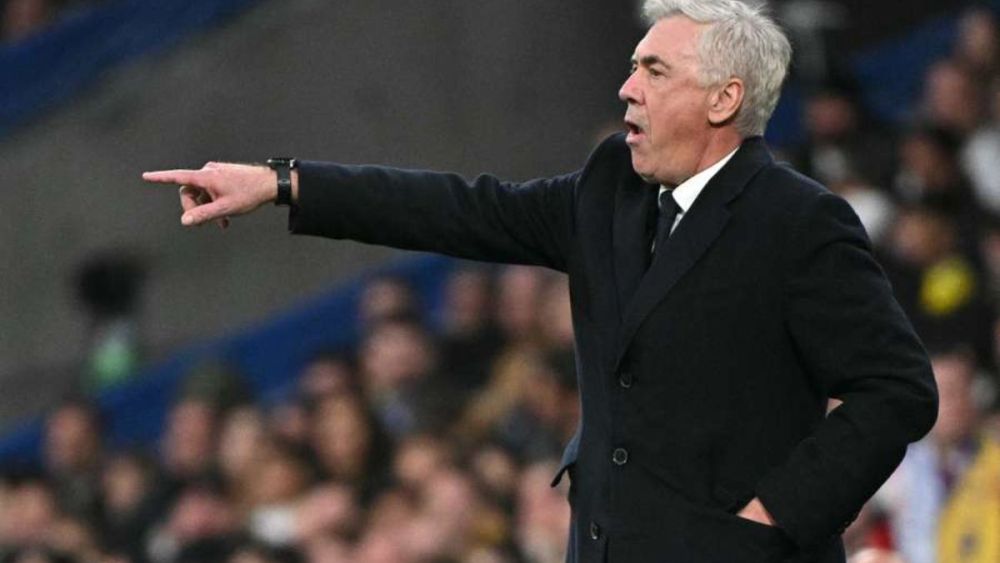 Ancelotti dando órdenes durante el encuentro de hoy Ancelotti dando órdenes durante el encuentro de hoy