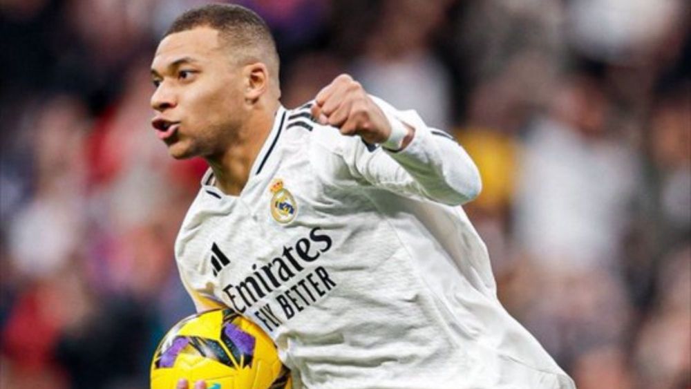 Mbappé celebrando su primer gol Mbappé celebrando su primer gol