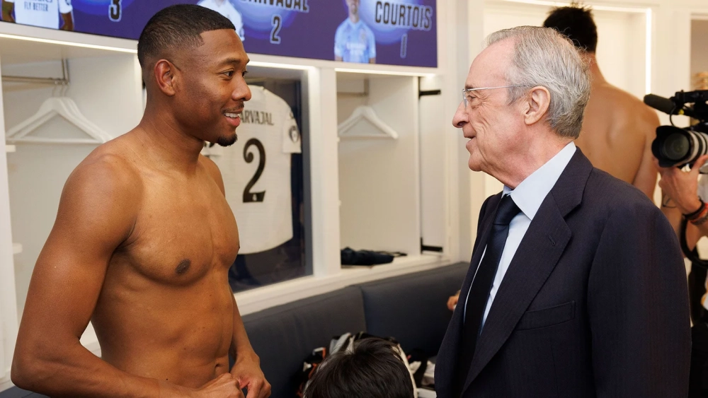 David Alaba habla con Florentino Pérez tras el partido ante la UD Las Palmas. David Alaba habla con Florentino Pérez tras el partido ante la UD Las Palmas.