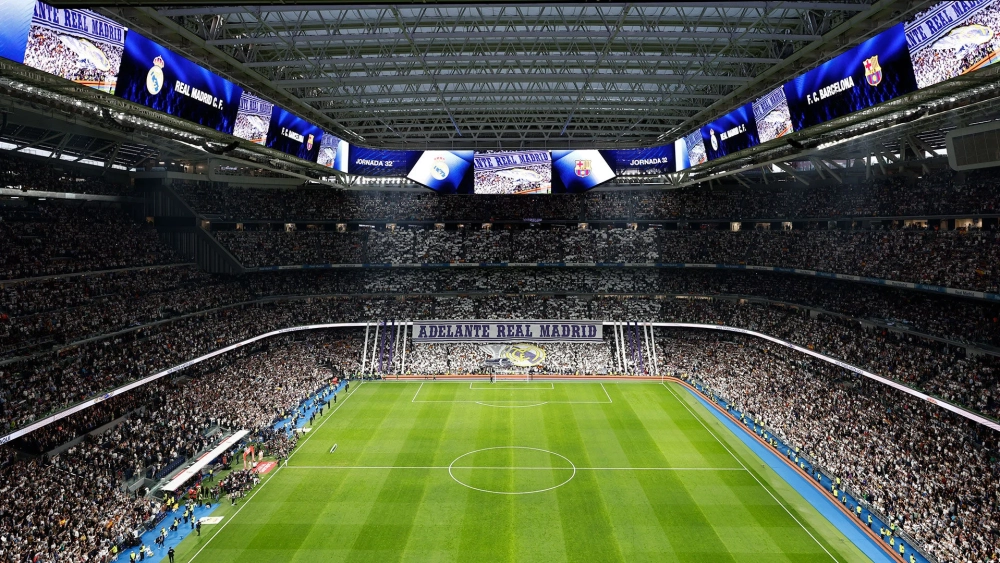 Santiago Bernabéu lleno en un Clásico. Santiago Bernabéu lleno en un Clásico.