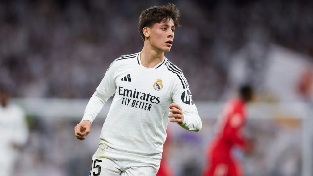 Arda Güler durante un partido con el Real Madrid. 