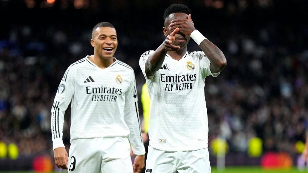 Vinicius Junior marcó dos goles en el partido contra el Salzburgo de este miércoles en el Santiago Bernabéu. Vinicius Junior marcó dos goles en el partido contra el Salzburgo de este miércoles en el Santiago Bernabéu.