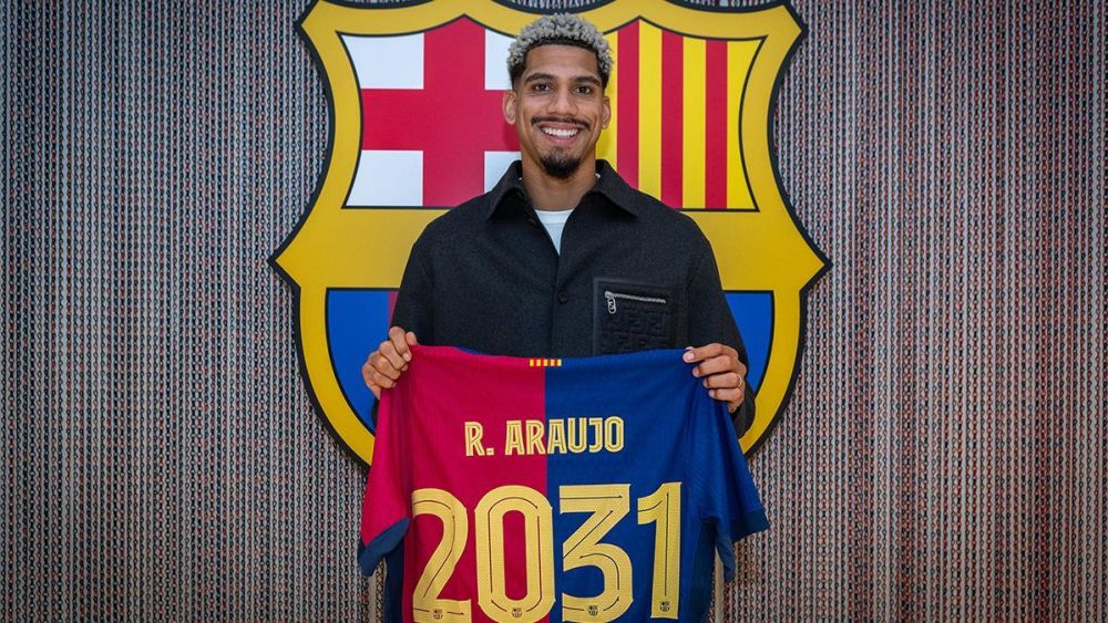 Ronald Araujo firmó su renovación con el FC Barcelona hasta el año 2031.