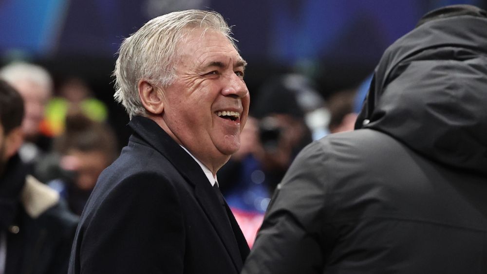 Carlo Ancelotti, sonriente, este miércoles en el encuentro contra el Brest, en el estadio Roudourou. Carlo Ancelotti, sonriente, este miércoles en el encuentro contra el Brest, en el estadio Roudourou.